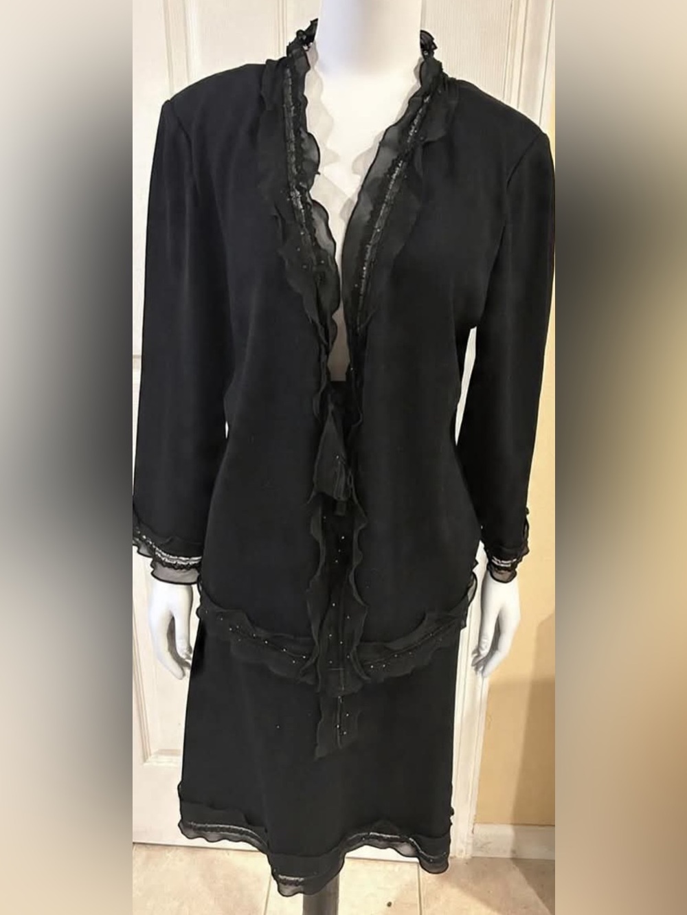 St. John Santana Knit Chiffon Black Ruffled Skirt Set Jacket Sz 16